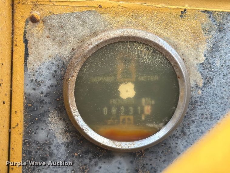 image for item FN3636 1979 Caterpillar D6D with 562 pipelayer