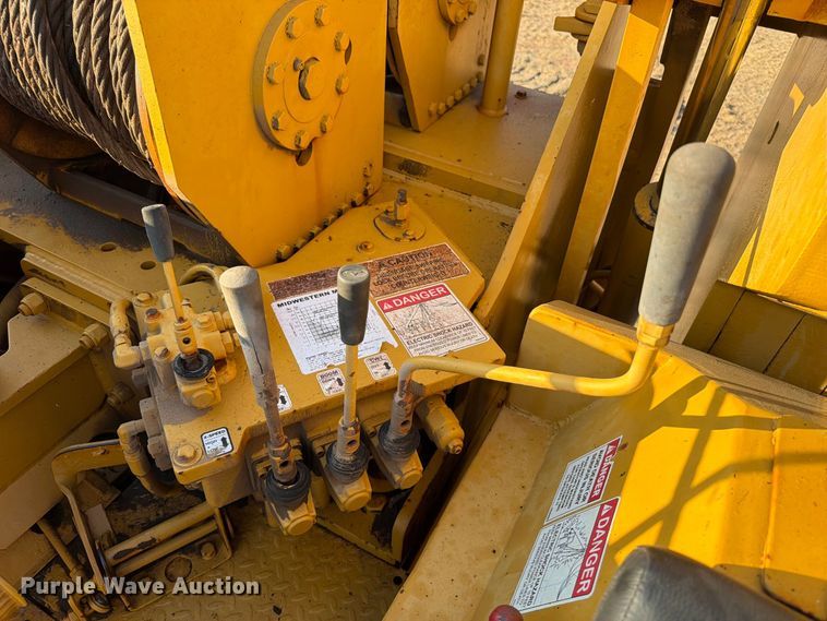 image for item FN3636 1979 Caterpillar D6D with 562 pipelayer