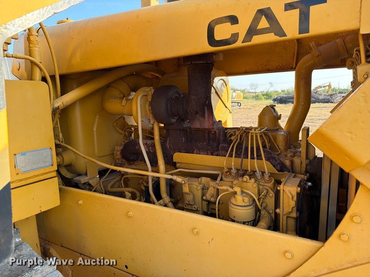 image for item FN3636 1979 Caterpillar D6D with 562 pipelayer