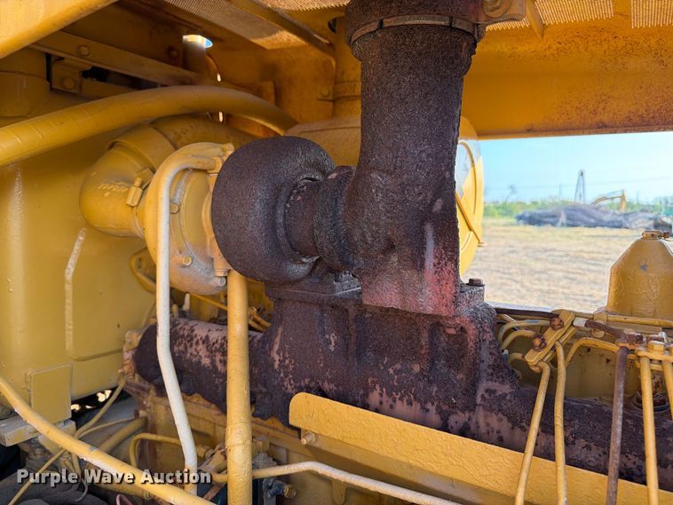 image for item FN3636 1979 Caterpillar D6D with 562 pipelayer