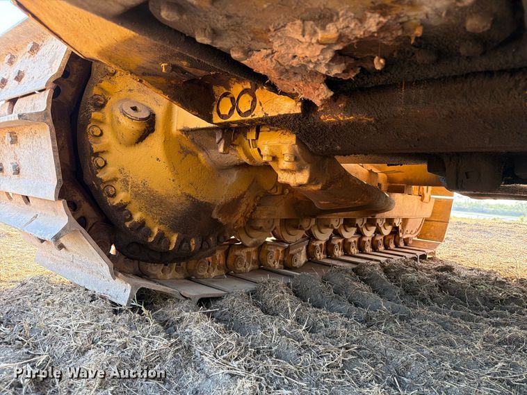 image for item FN3636 1979 Caterpillar D6D with 562 pipelayer