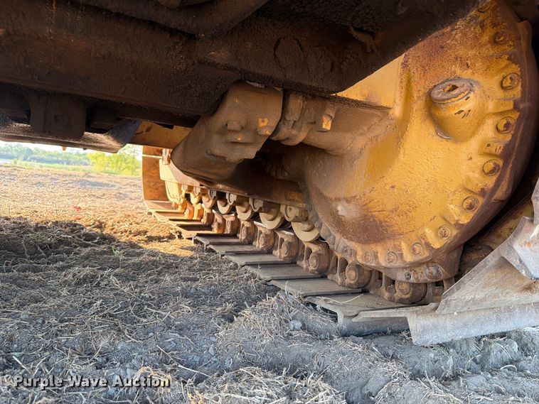 image for item FN3636 1979 Caterpillar D6D with 562 pipelayer