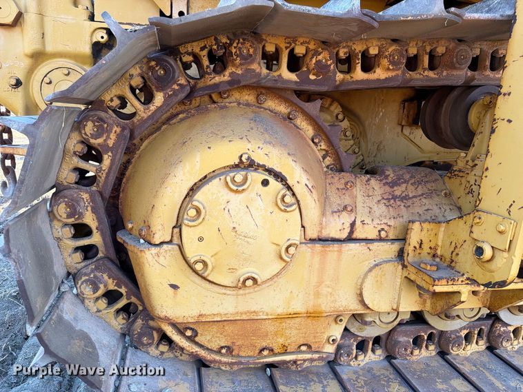 image for item FN3636 1979 Caterpillar D6D with 562 pipelayer