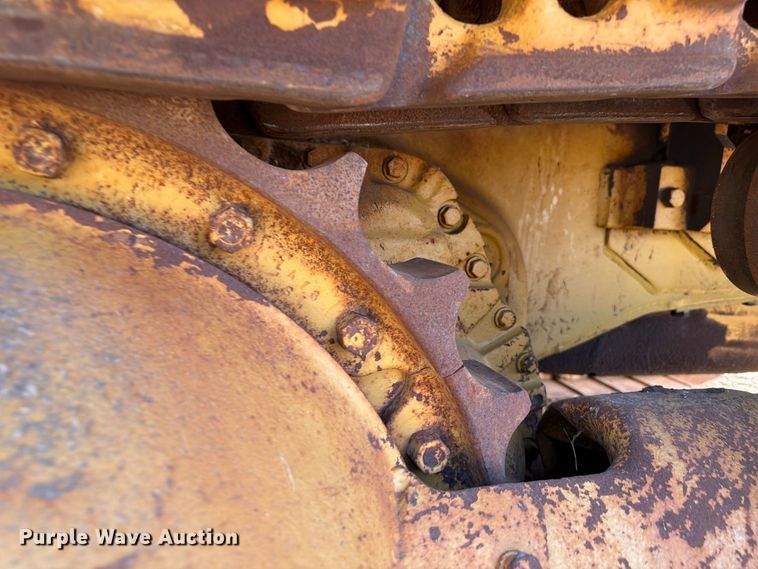 image for item FN3636 1979 Caterpillar D6D with 562 pipelayer