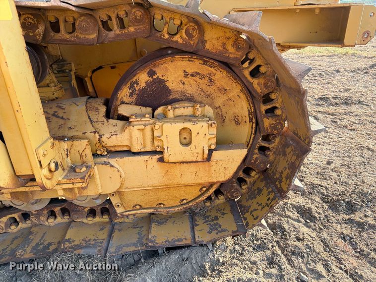 image for item FN3636 1979 Caterpillar D6D with 562 pipelayer