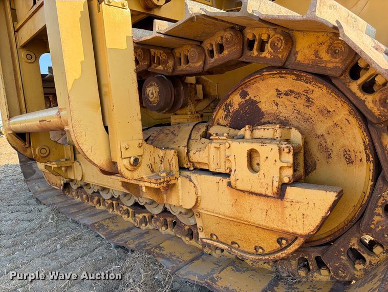 image for item FN3636 1979 Caterpillar D6D with 562 pipelayer