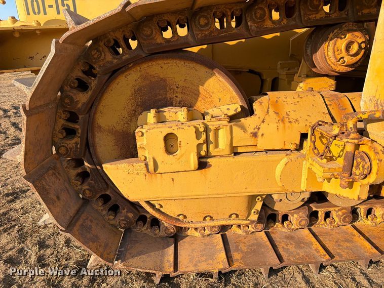 image for item FN3636 1979 Caterpillar D6D with 562 pipelayer
