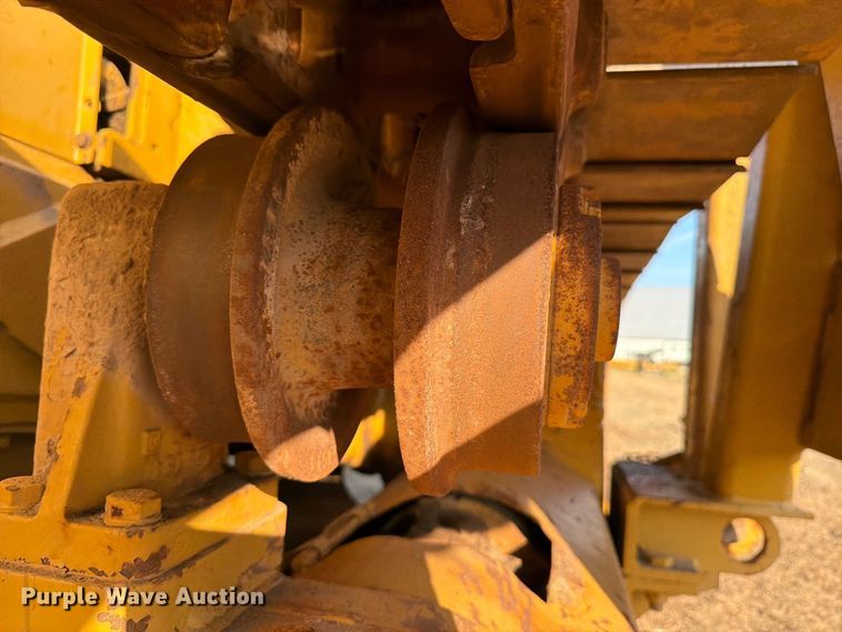 image for item FN3636 1979 Caterpillar D6D with 562 pipelayer