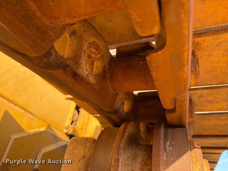 image for item FN3636 1979 Caterpillar D6D with 562 pipelayer