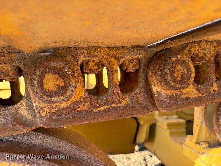 image for item FN3636 1979 Caterpillar D6D with 562 pipelayer