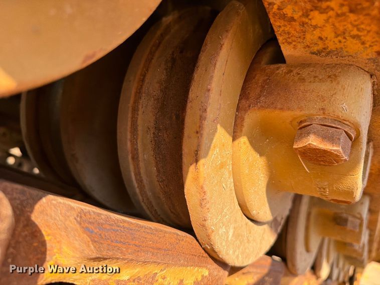 image for item FN3636 1979 Caterpillar D6D with 562 pipelayer