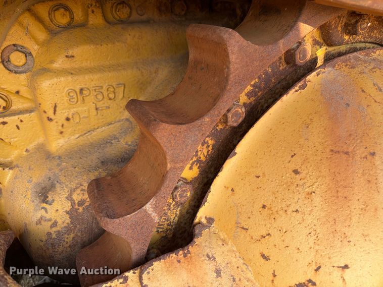 image for item FN3636 1979 Caterpillar D6D with 562 pipelayer