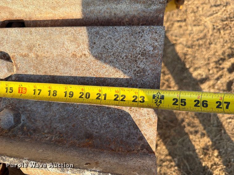 image for item FN3636 1979 Caterpillar D6D with 562 pipelayer