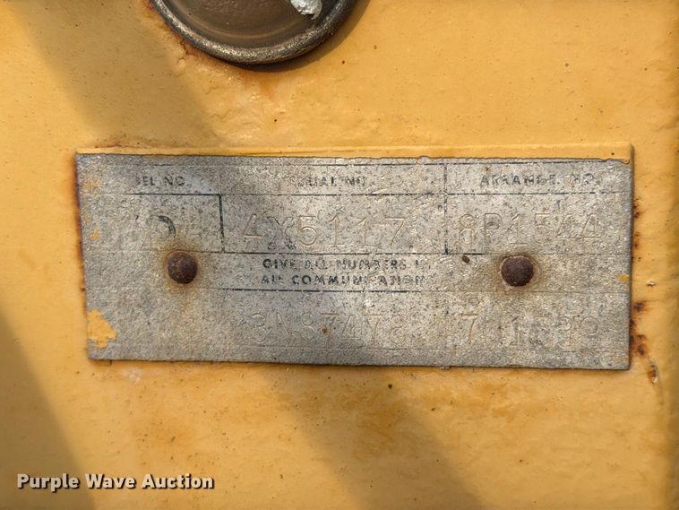image for item FN3636 1979 Caterpillar D6D with 562 pipelayer