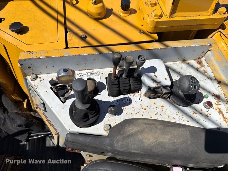 image for item FN3639 2007 Caterpillar D6T LGP pipelayer
