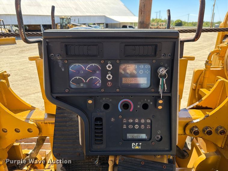 image for item FN3639 2007 Caterpillar D6T LGP pipelayer
