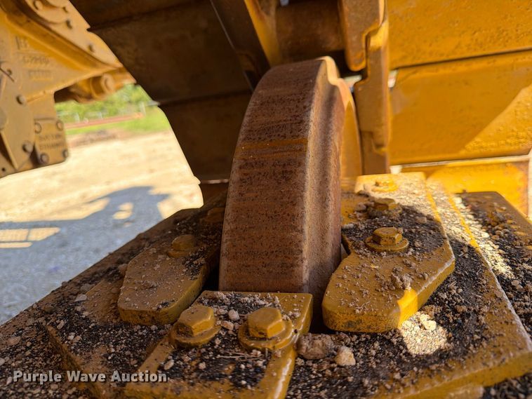 image for item FN3639 2007 Caterpillar D6T LGP pipelayer