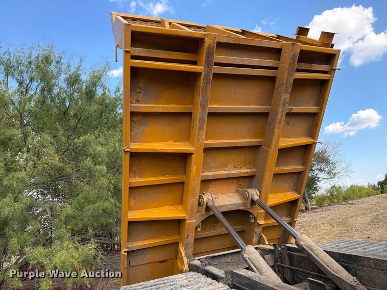 image for item FN3643 Morooka MST1500V track carrier