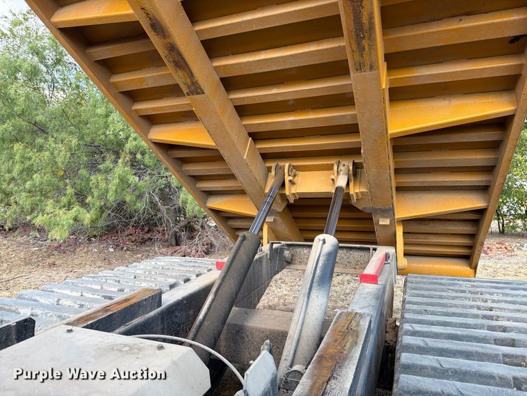 image for item FN3645 2013 Morooka MST2200 track carrier