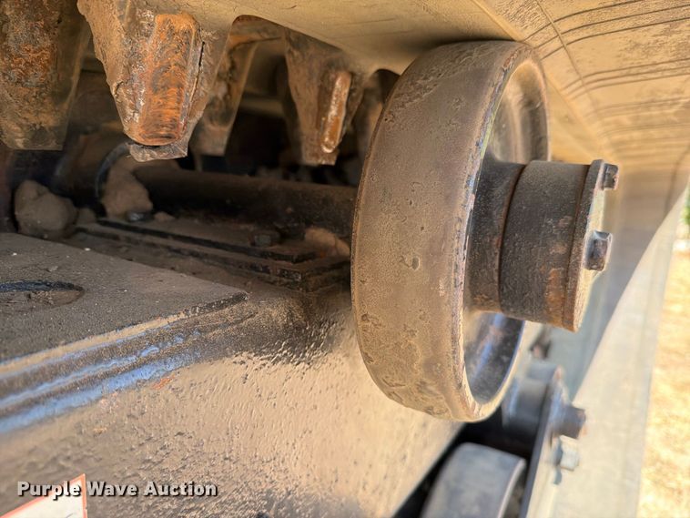 image for item FN3645 2013 Morooka MST2200 track carrier