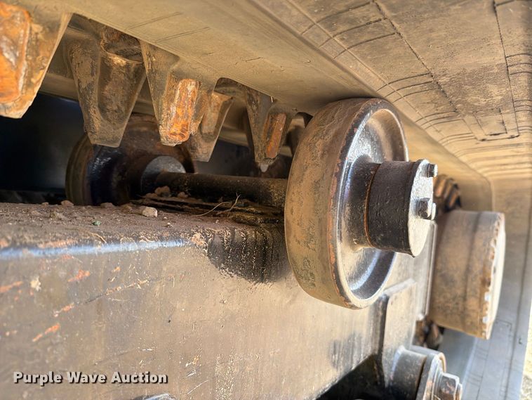 image for item FN3645 2013 Morooka MST2200 track carrier