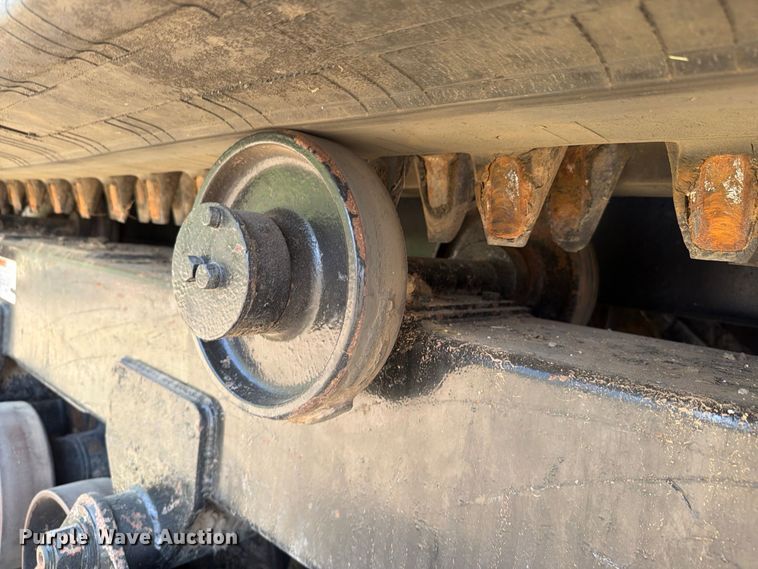 image for item FN3645 2013 Morooka MST2200 track carrier