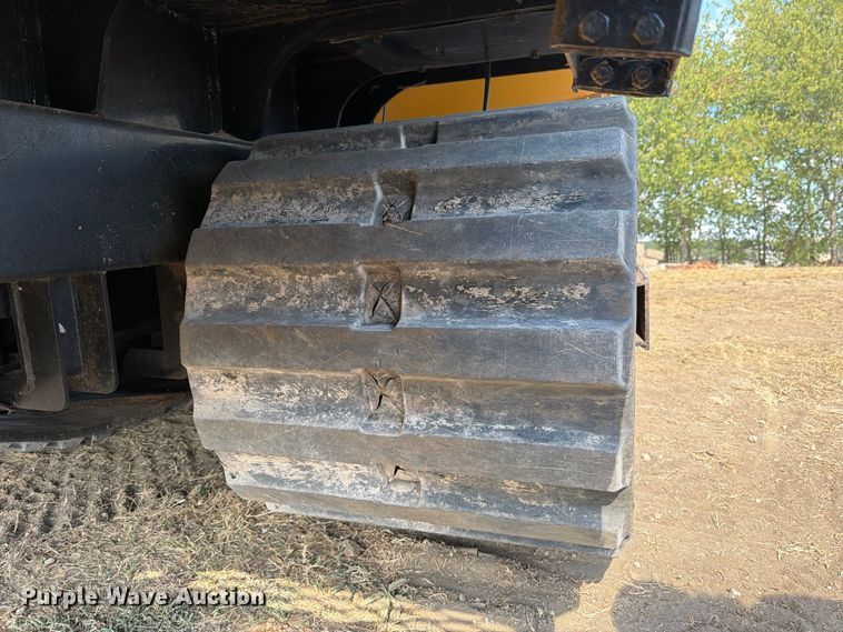 image for item FN3645 2013 Morooka MST2200 track carrier
