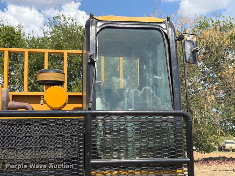 image for item FN3646 2015 Morooka MST2200 track carrier