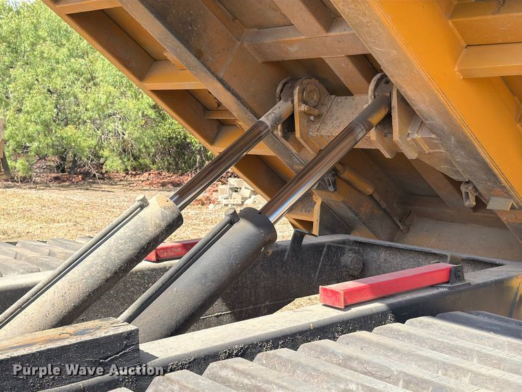 image for item FN3646 2015 Morooka MST2200 track carrier