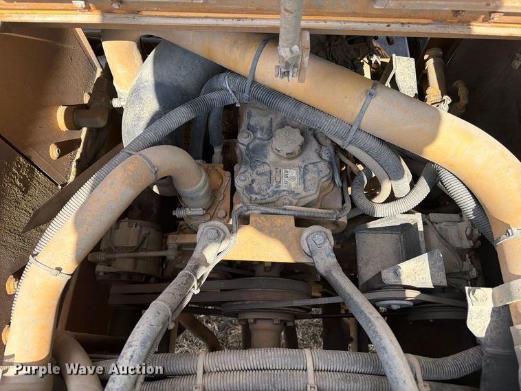 image for item FN3646 2015 Morooka MST2200 track carrier