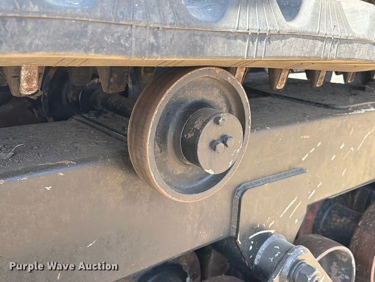image for item FN3646 2015 Morooka MST2200 track carrier