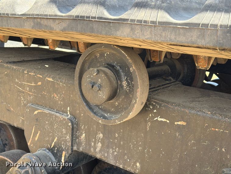 image for item FN3646 2015 Morooka MST2200 track carrier