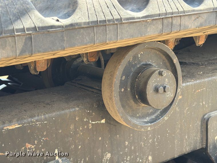 image for item FN3646 2015 Morooka MST2200 track carrier