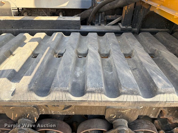 image for item FN3646 2015 Morooka MST2200 track carrier