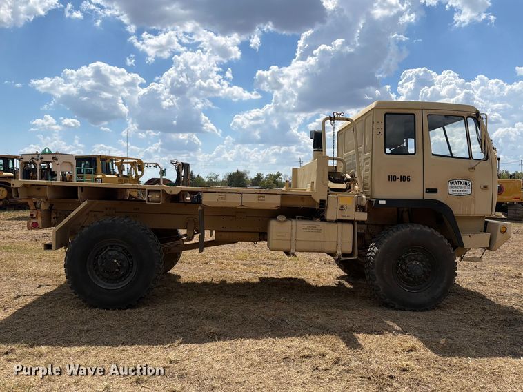 image for item FN3652 1998 Stewart & Stevenson flatbed truck