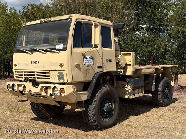 1994 Stewart & Stevenson flatbed truck