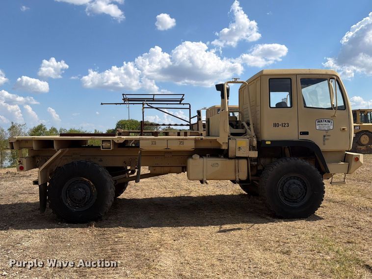 image for item FN3653 1994 Stewart & Stevenson flatbed truck