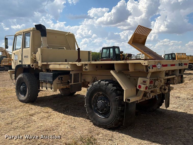 image for item FN3653 1994 Stewart & Stevenson flatbed truck