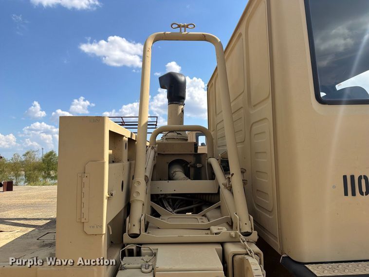 image for item FN3653 1994 Stewart & Stevenson flatbed truck