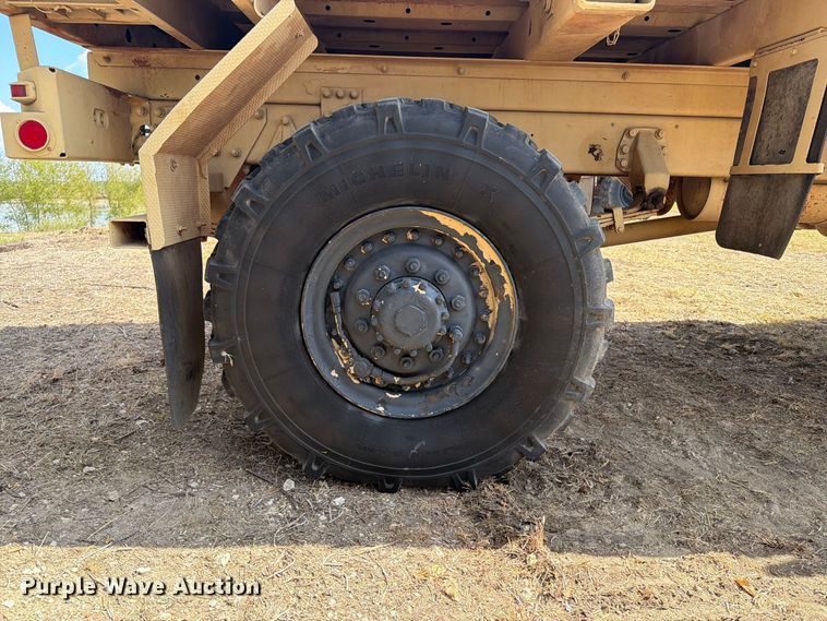 image for item FN3653 1994 Stewart & Stevenson flatbed truck