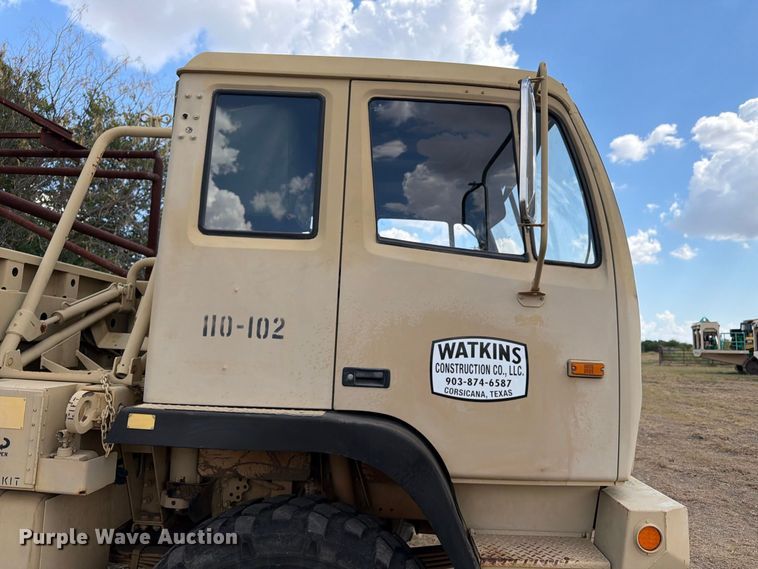 image for item FN3655 2004 Stewart & Stevenson 4X4 flatbed truck