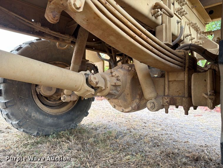 image for item FN3655 2004 Stewart & Stevenson 4X4 flatbed truck