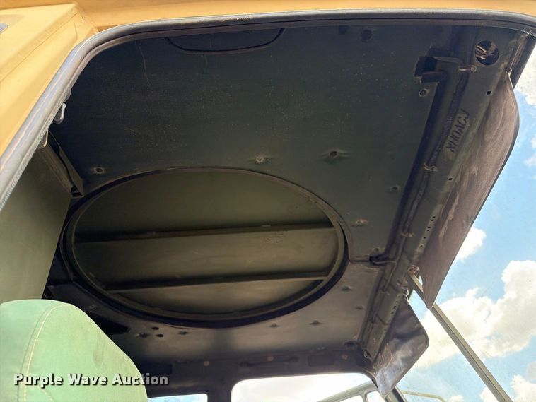 image for item FN3655 2004 Stewart & Stevenson 4X4 flatbed truck