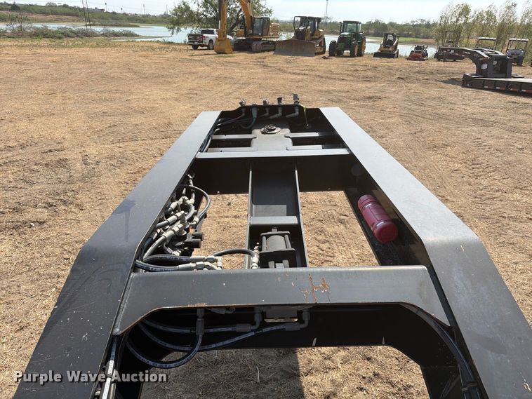 image for item FN3656 2018 Load King 554/5 SSSF 65 ton quad-axle lowboy trailer