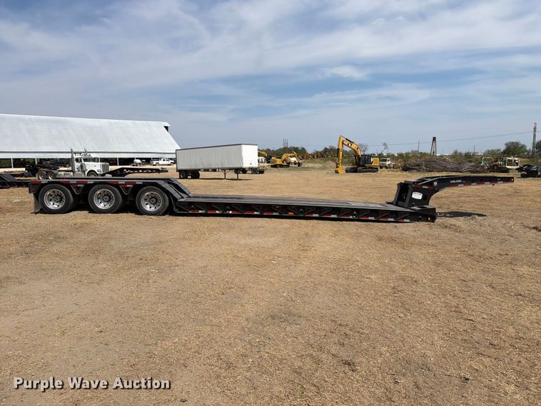 image for item FN3659 2005 Trail King TK110HDG lowboy equipment trailer