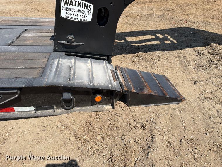image for item FN3659 2005 Trail King TK110HDG lowboy equipment trailer