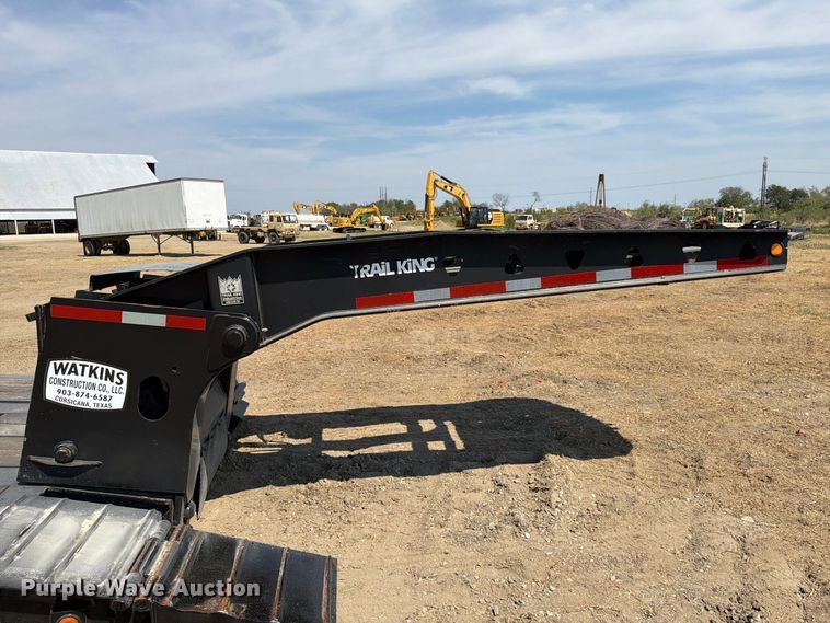 image for item FN3659 2005 Trail King TK110HDG lowboy equipment trailer