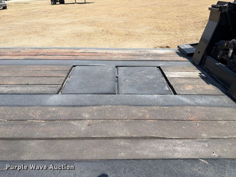 image for item FN3659 2005 Trail King TK110HDG lowboy equipment trailer