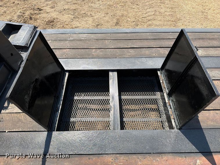 image for item FN3659 2005 Trail King TK110HDG lowboy equipment trailer