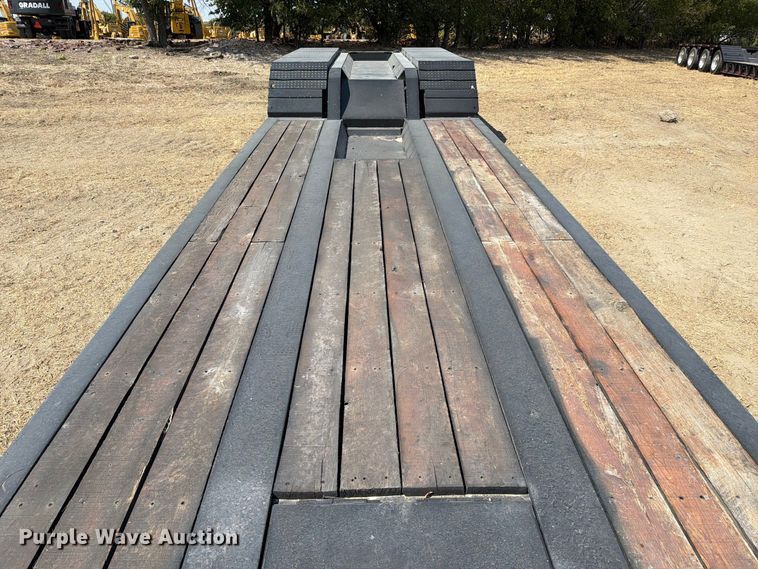 image for item FN3659 2005 Trail King TK110HDG lowboy equipment trailer